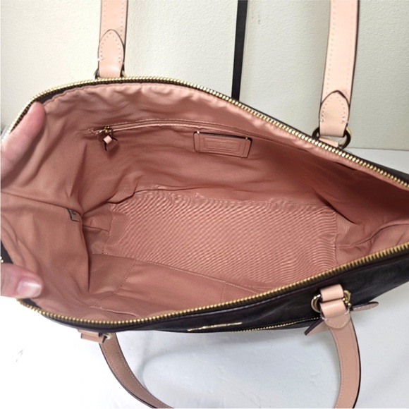 Coach Gallery tote in signature canvas
NWT brown with light pink - Picture 3 of 15